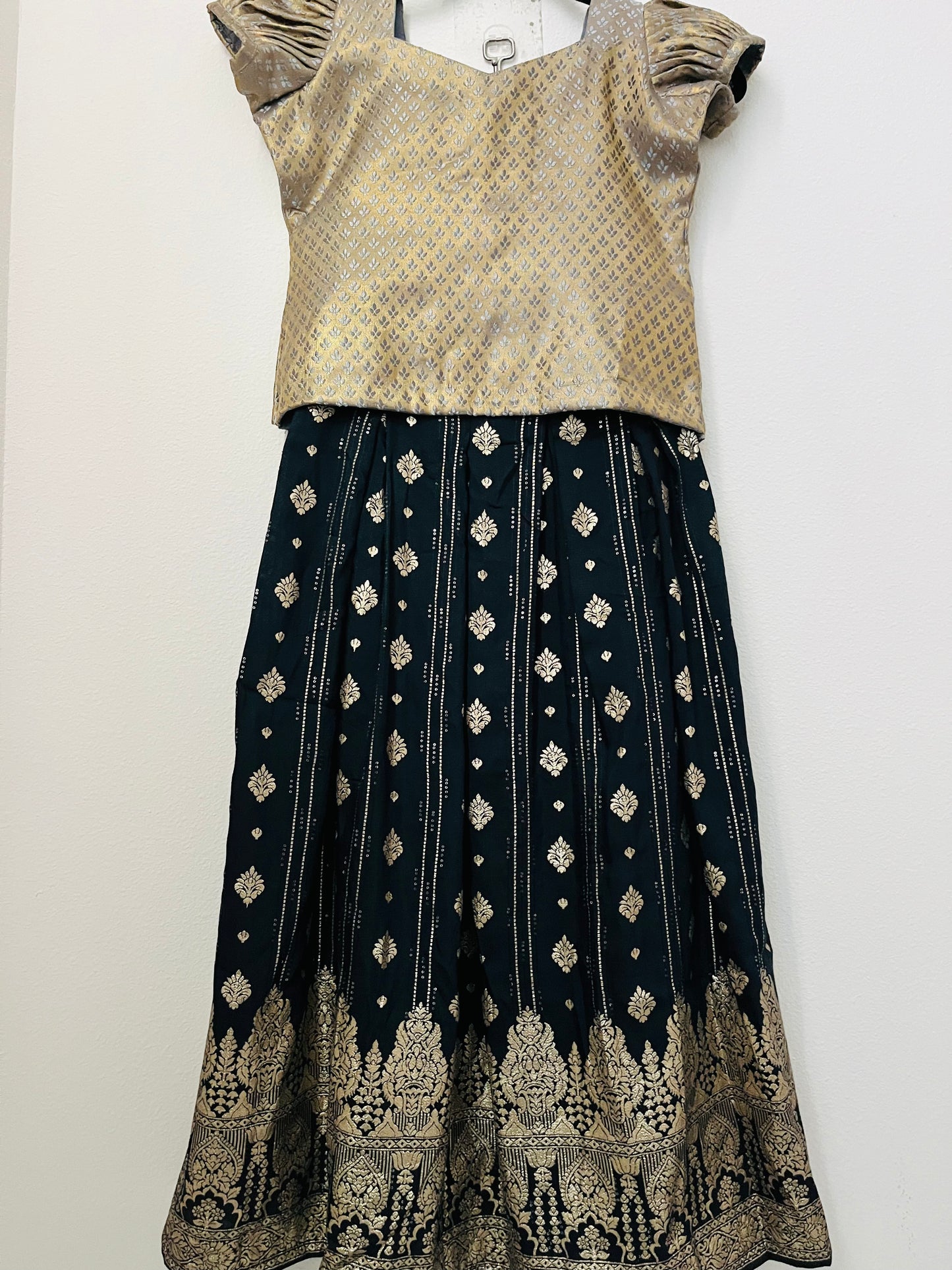 Girls Pattu Pavadai |Blue Gold Skirt blouse| Kerala Vishu Dawani| Set | Indian  ethnic wear | Pongal |Pattu pavada  Age 9-11